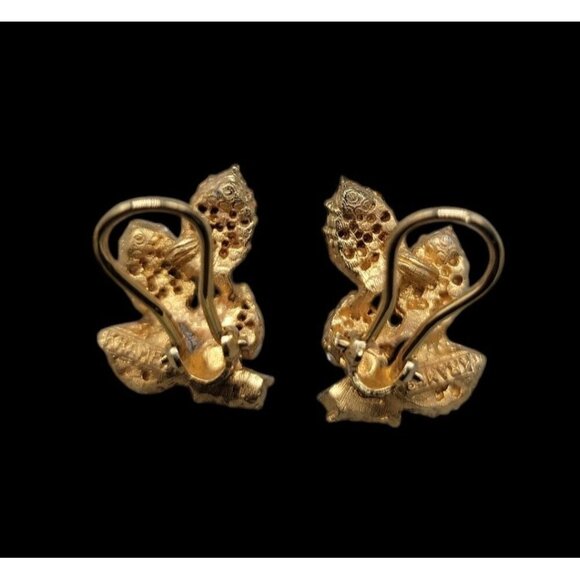 Kramer Vintage 1940s Clip On Earrings Faux Pearl Rhinestones Gold Tone Signed - Picture 5 of 11